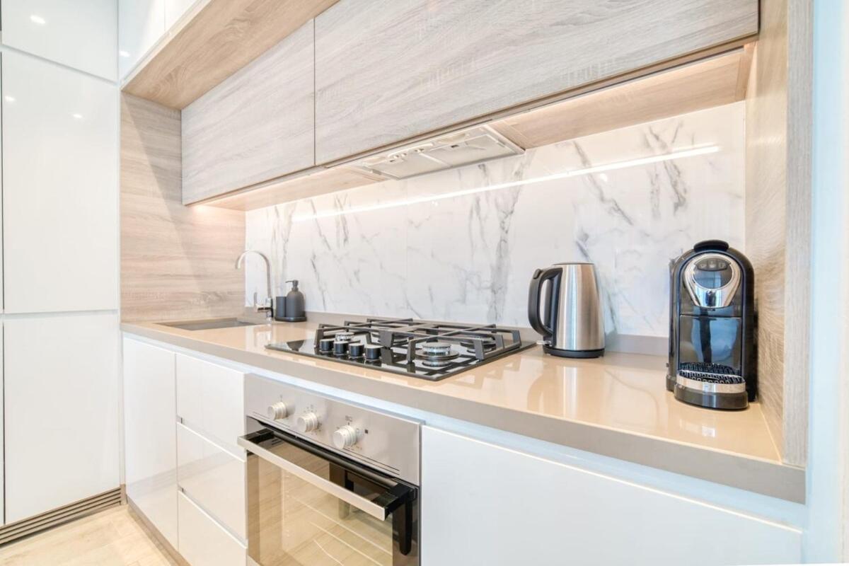 Spectacular In The Heart Of Marina Apartment